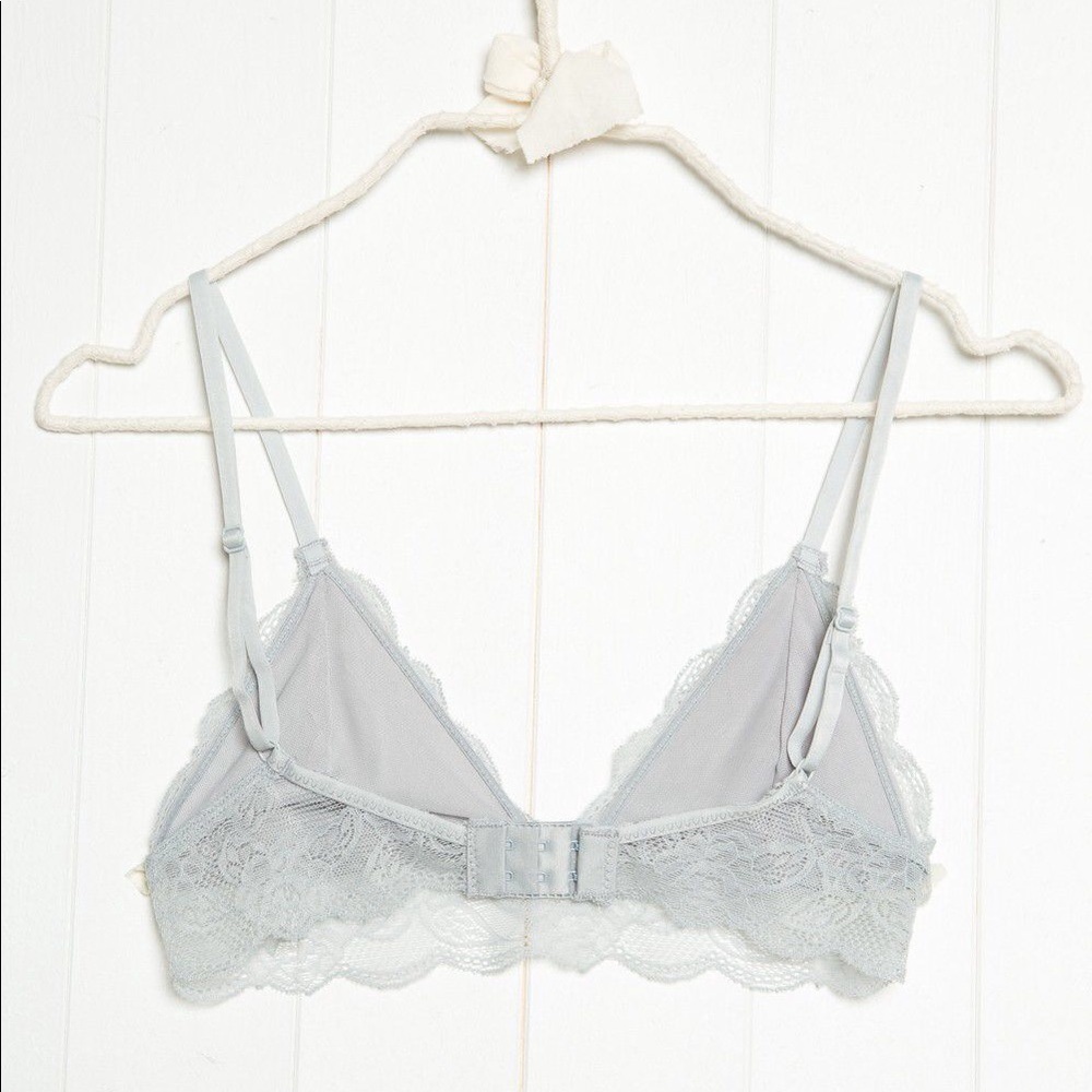 Brandy Melville Light Gray Lace Bralette - Picture 5 of 8